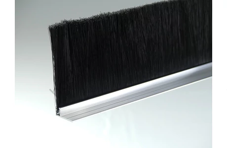 "F" natúr alu profilos kefetömítés 72 mm-es sörtével "F" natúr alu profilos kefetömítés 72 mm-es sörtével